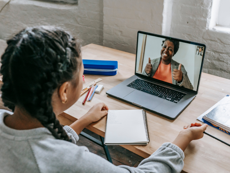 Is Online Language Learning Effective? Pros, Cons & Real Results